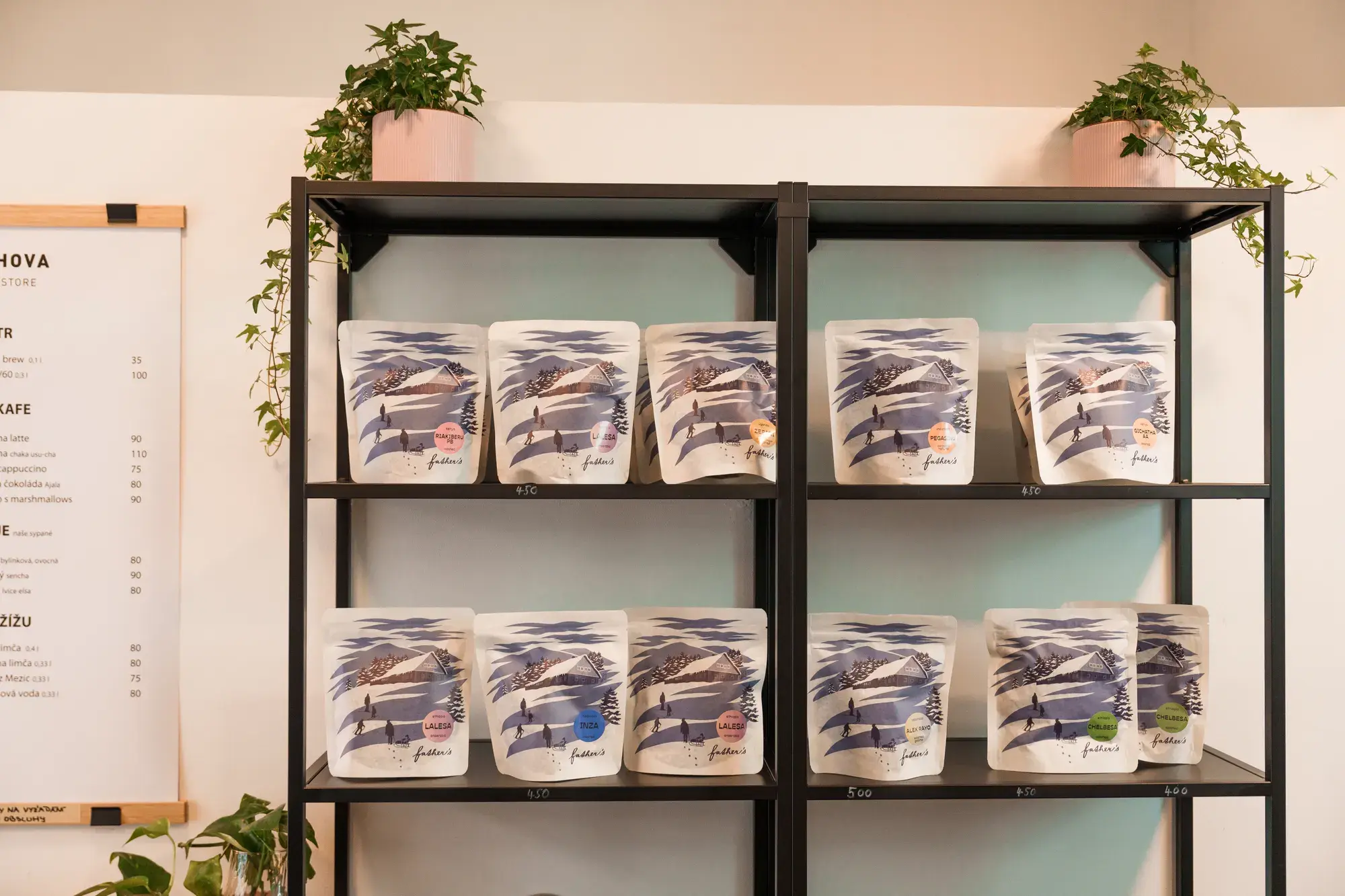 Kolekce Kafe Grohova propojující keramiku, design a kávovou kulturu z dílny Studio Grohova