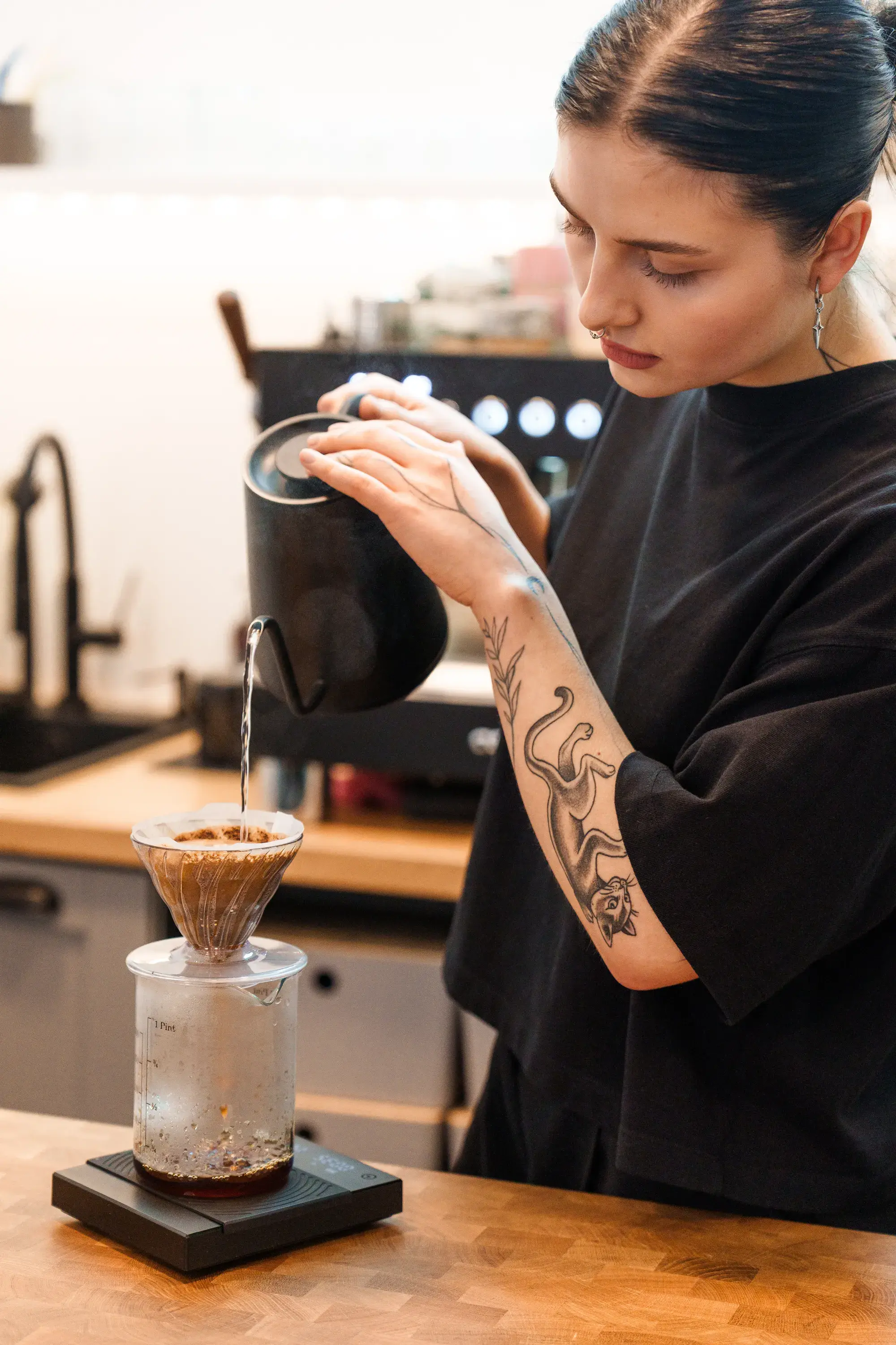 Ručně vyráběná keramika dostupná v obchodě Kafe Grohova